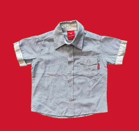 Camisa manga corta rayada azul y blanca con bolsillo en el frente " Super Cool" atrás Mimo - 1A