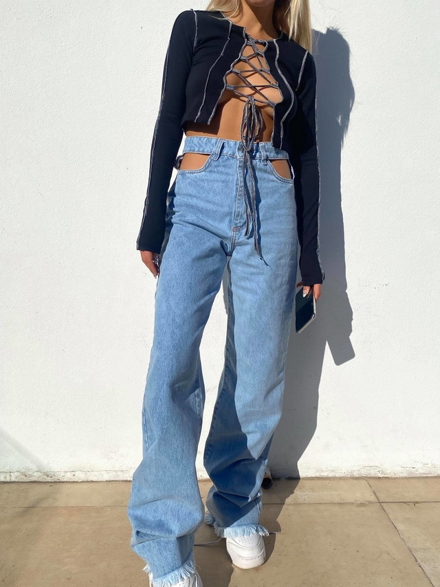 Cut out jeans: Los vaqueros en tendencia - TendencyBook
