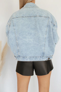 CAMPERA BARCELONA CELESTE - comprar online