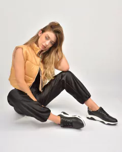 Zapatillas GENOVA NEGRA WOODLAND 24HS Cuero Forrado en Cuero con Plantilla de Descanso hasta TALLE 41! - Piú Bella Boutique de Zapatos