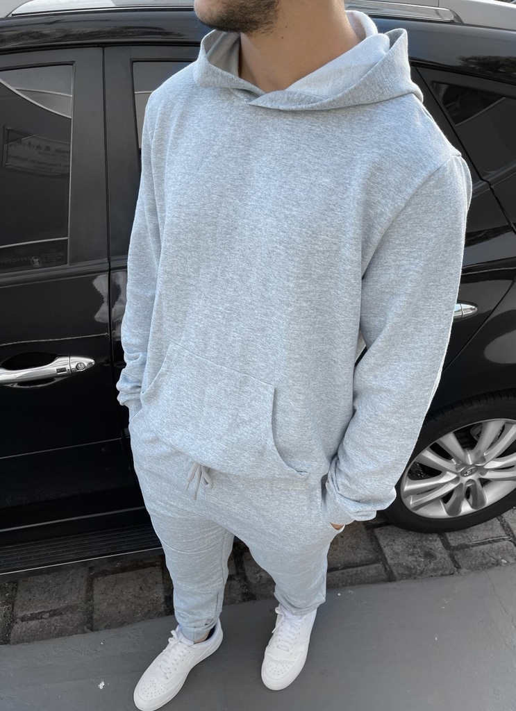 terno preto camisa amarela