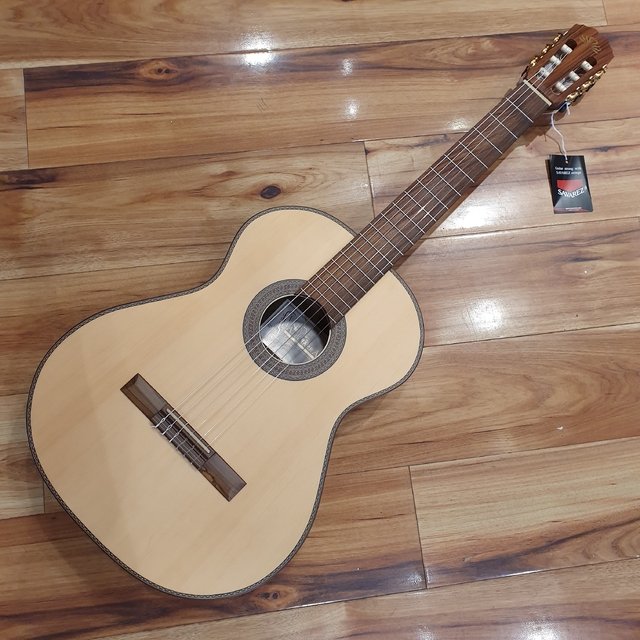 Guitarra Clasica Criolla La Alpujarra 70 Medio Concierto