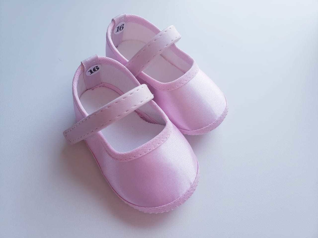 Sapatinho de Bebê de Tricô Rosa