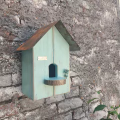 Casa de pajaritos con techo de chapa. VERDE vintage