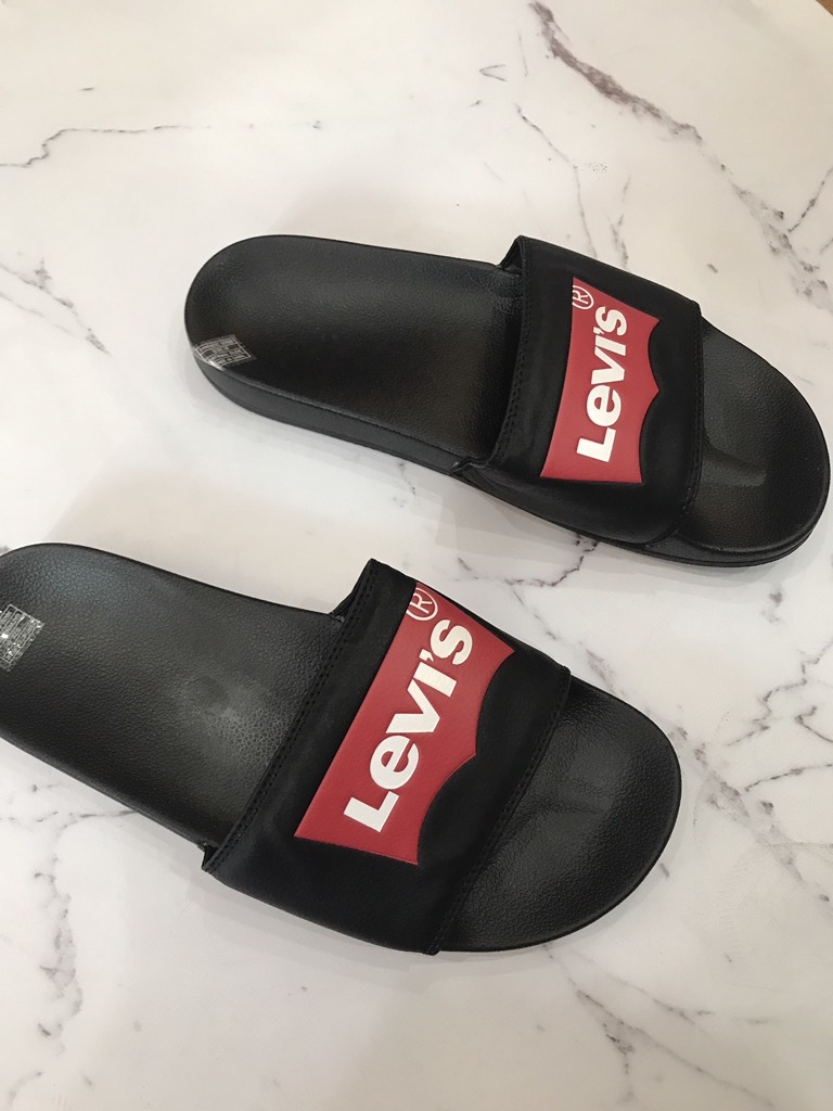 Ojotas Levi's - Comprar en Malefic Sweet