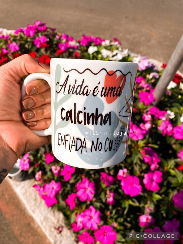 Caneca Personalizada A vida é uma Calcinha Caneca Personalizada A vida é uma Calcinha