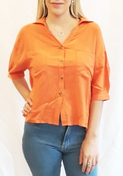 Camisa lino con botones de madera manga abullonada Camila (LINA117)